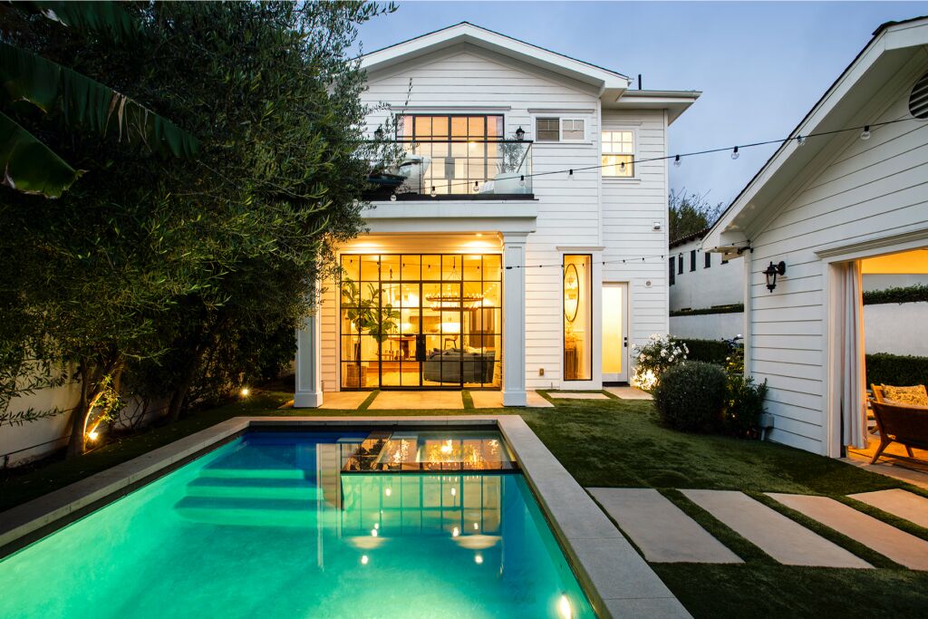 Margot Robbie La Home Backyard