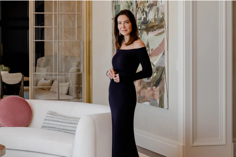 Good Taste and Stunning View: Lois Robbins’ Modern Apartment In Central Park